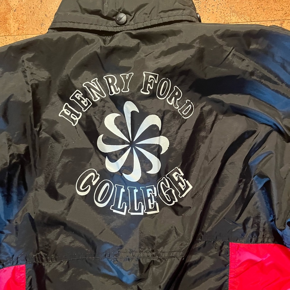 Retro Nike Jacket - Picture 9 of 9